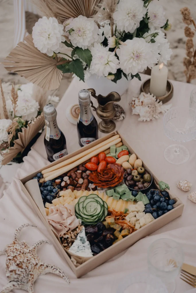 Zaręczyny Standard na plaży – świeca i dekoracje stołu